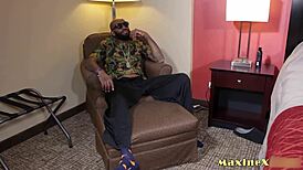 shaun dam cums on maxine x's face while she rides his bbc 😈