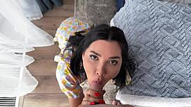 Svlékla jsem se pro nevlastního bratra, wow obrovský čurák