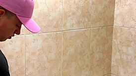 Jóvenes Estudiantes Mexicanas Calientes Atrapadas Follando en Baño de Escuela