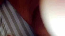 Veľká riť černošskej nevlastnej sesternice ohnutá na doggystyle cum