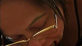 Damn, banging this curvy mature slut on the street! 🔥