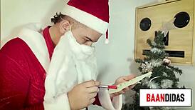 mi vecino pervertido entra a follarme en casa por ser una sucia zorra 😏