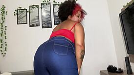 BBW Beauty Exclaims, 'Watch Me Fart In Blue Jeans!'