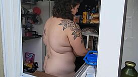 Finally caught my neighbor fully naked