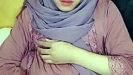 Crossdress Hijab Solo Play in Indonesian Style