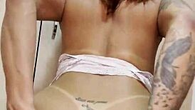 cheguei do trabalho cheio de tesao e fodi minha mulher na cozinha