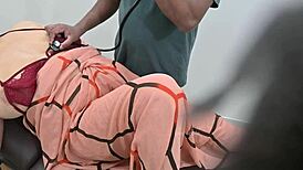 ผมหมออินเดียตรวจคนไข้สาวในคลินิก อุ๊ย!