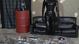 มิสเตรสหยวนนั่งทับหน้าน้ำลายนวดควยชายชอบโดน虐ขยับไม่ได้