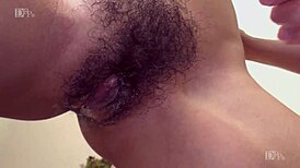 うわっ、Hitomi Maisaka のハンドジョブ、最高でタイピングもできねえ…