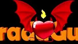 Latinska pička sesa in mleze velik kurac za spermo