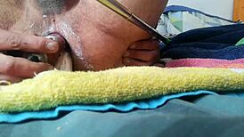 mi culito juega con juguetes anales