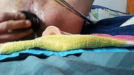 mi culito juega con juguetes anales