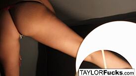 Taylor Vixen MASTURBATES in Hotel Room