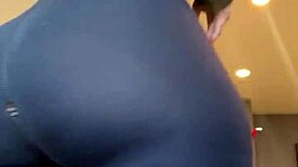 wow, that pawg is stretching those ripped pants so much! 😍