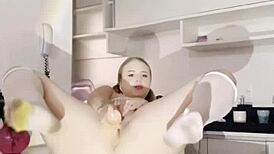 Loirinha Squirts During Anal On Table