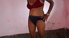 adik tiri desi menunggang kuat apabila ibu bapa pergi