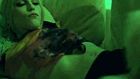 مشاركة سرير مع أخت خطوة 18+ في عطلة، جنس شرج خشن