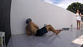 Amateur latina se folla el culo con polla monstruosa en sitio de construcción