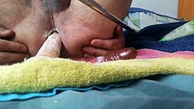 mi culito juega con juguetes anales