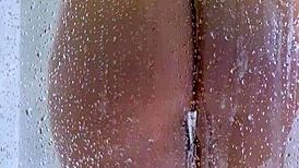 butt bouncing in shower