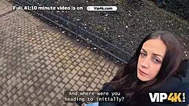 Ljubosumna? Plačala sem najemnino s svojo tesno češko pičko v POV