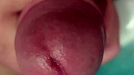 I'm petite and having a quick masturbation session.