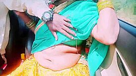 Desi housewife tries car sex with unknown guy, dirty talks