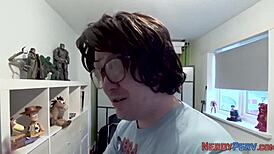 Big tit slut swallows nerd's dick in high definition! 🍆