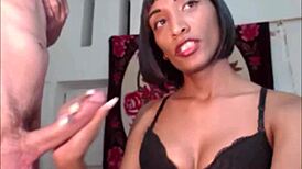 i see this stunning ebony tranny deepthroat her lover so good!