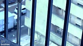 Kysyy sopiiko Pleaser-kengät kyrvän runkkaamiseen imetyksen ja kakomisen lomassa POV:ssa