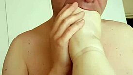 Fun encounter sucking toes and feet