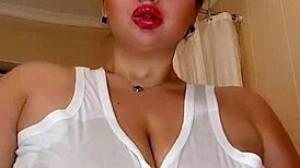 Natural Huge Tits Outfits