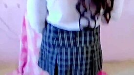 Maskovaný cizinec mě překvapí a ošuká špinavým čurákem v pokoji