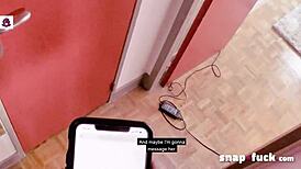 Liderlige babes Candy og Mya bliver kneppet af en fyr på snap-fuck.com