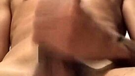 カメラ前アップでガンガンオナニー中