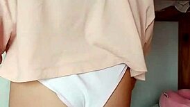 셀렌 이웃 은밀한 시선에 알몸 스트립