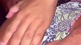 Belinhina vášnivá honba za ptáky vede k plážovým orgasmům v psí poloze