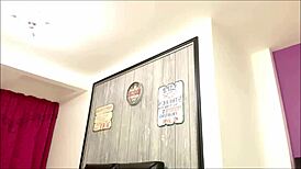 Shemale babe rides big dildo on webcam 😈