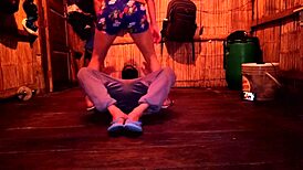 madrastra rides polla while hijastro flexes muscles in homemade sex tape