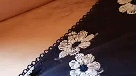 Gretala - sbirciatina fica pelosa e tanga