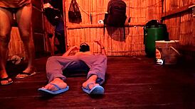 madrastra rides polla while hijastro flexes muscles in homemade sex tape