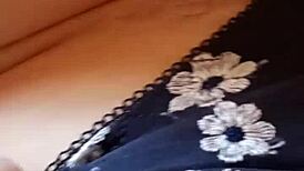 Gretala - sbirciatina fica pelosa e tanga