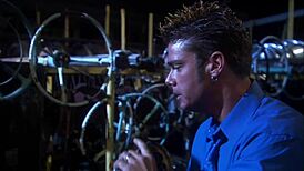 Avy Scott Gets Mechanic To Cum On Twat