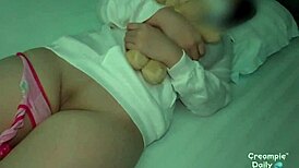 สาววัยทีนโดนแตกใน missionary creampie