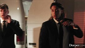 Bratty patron karısı Ellie, misyoner ve cowgirl'de kullanılmayı emrediyor, her yere sıvı püskürtüyor