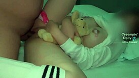 สาววัยทีนโดนแตกใน missionary creampie