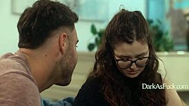 Сладко зайче семейство споделя мръсни фантазни нощи