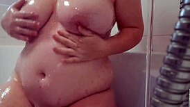 Nagycicis 18+ tini mossa szappanos nagy mellét