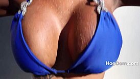 Incredibly hot ebony rides cowgirl on big cock showing perfect curves