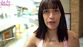 buscando un chico para follar en el centro comercial con mis tetas grandes